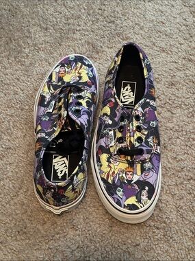 Vans Disney Villains Print Low Top Sneakers